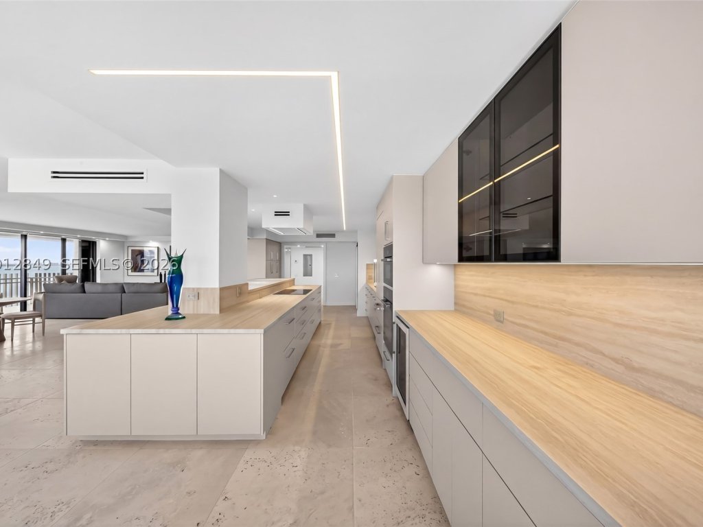 apartamento para alugar no Grove Isles Tower I
