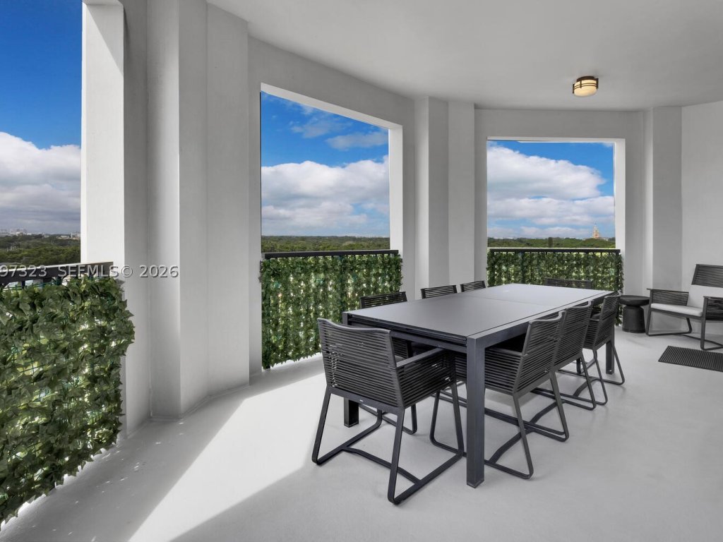 apartamentos en venta en Merrick Manor