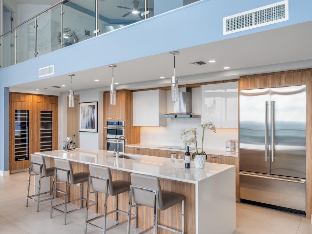 Condos for sale at 100 Las Olas