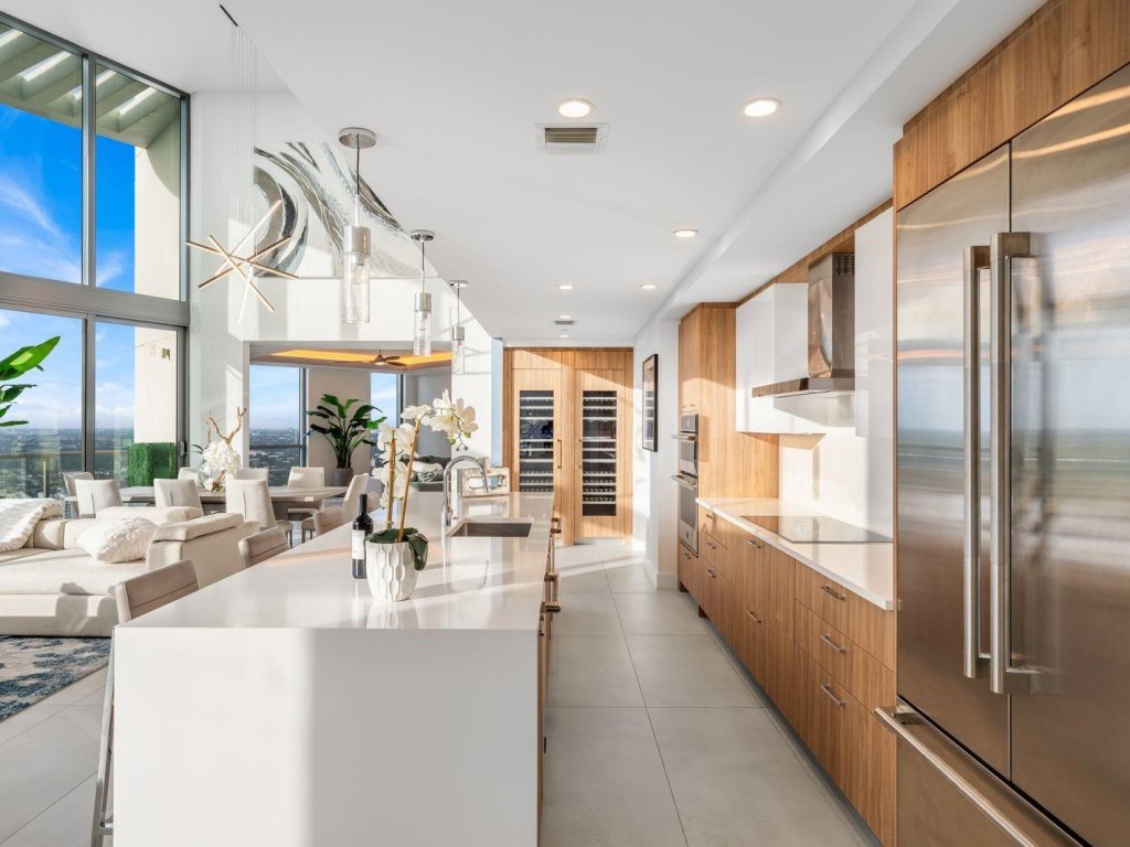 Condos for sale at 100 Las Olas