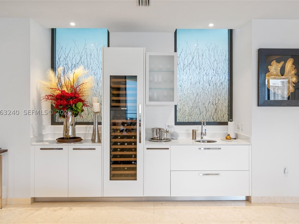 apartamentos a venda no The Fairchild Coconut Grove