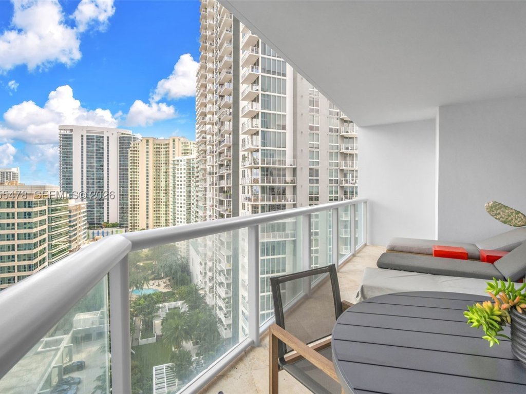 Condos for sale at Las Olas River House