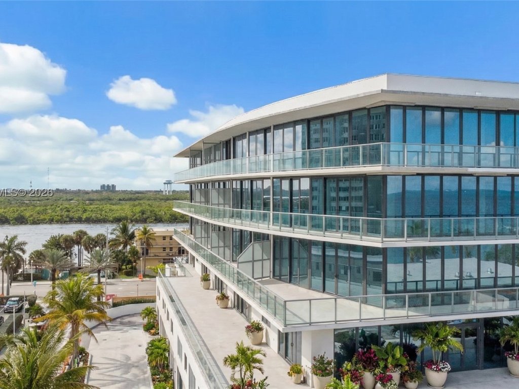 apartamentos a venda no Eturna Beachside Residences