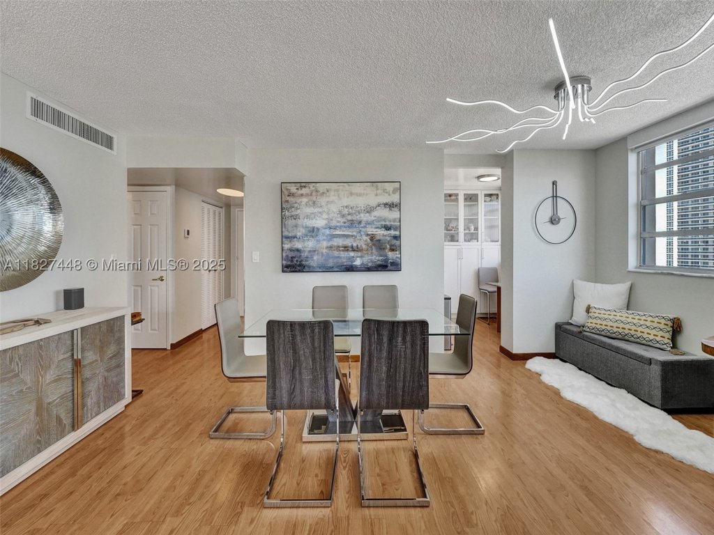 Condos for sale at Plaza Towers North