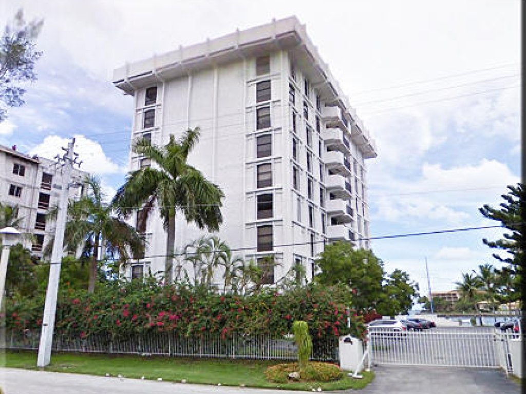 Condos for sale at 1600 South Bayshore Lane