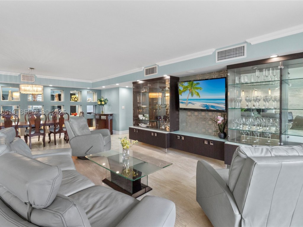 Condos for sale at La Mer Estates