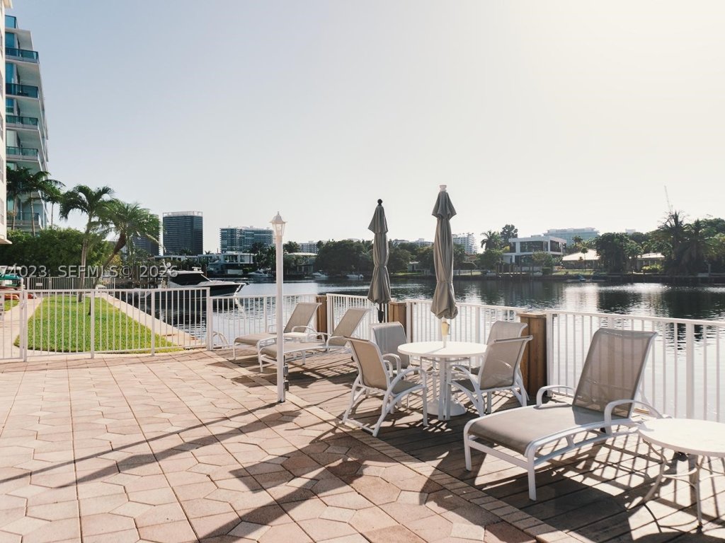 apartamento para alugar no Caravelle Condo