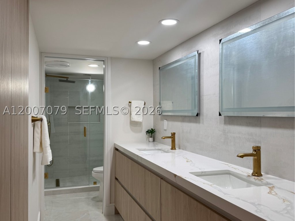 Condos for sale at Southpoint Towers