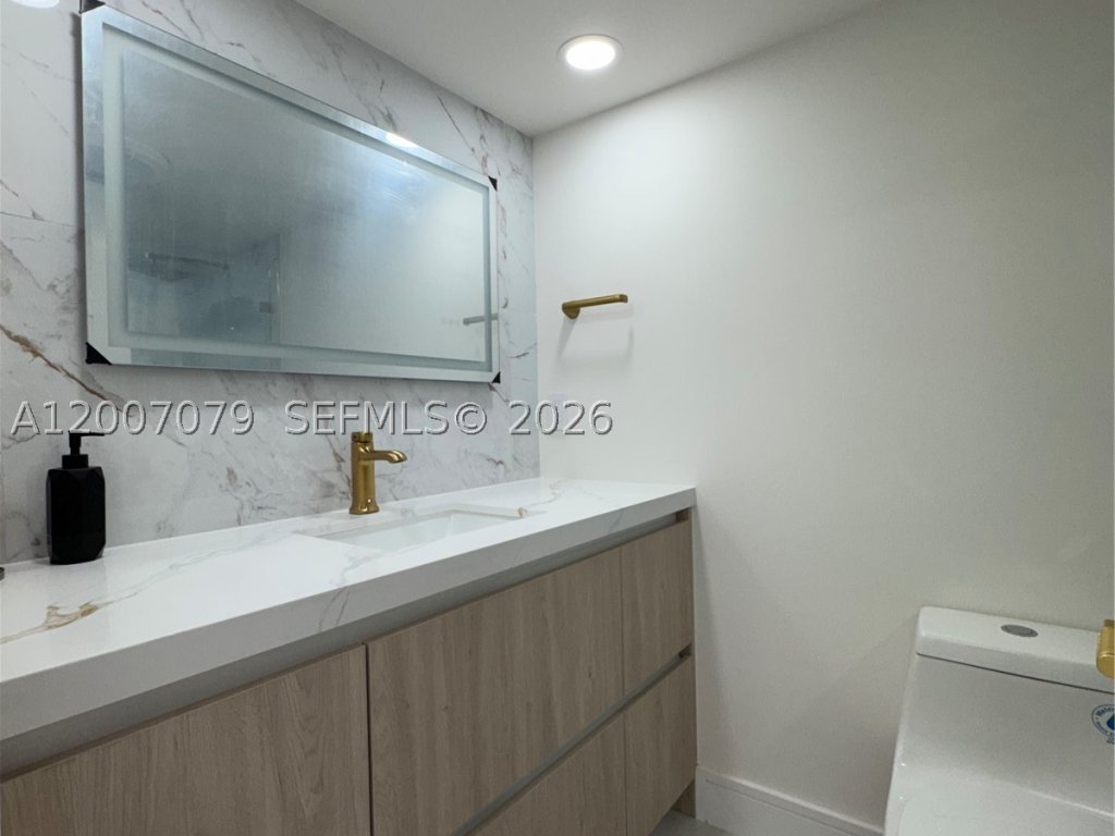 Condos for sale at Southpoint Towers