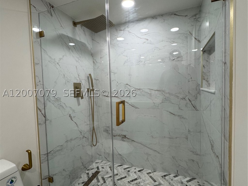 Condos for sale at Southpoint Towers