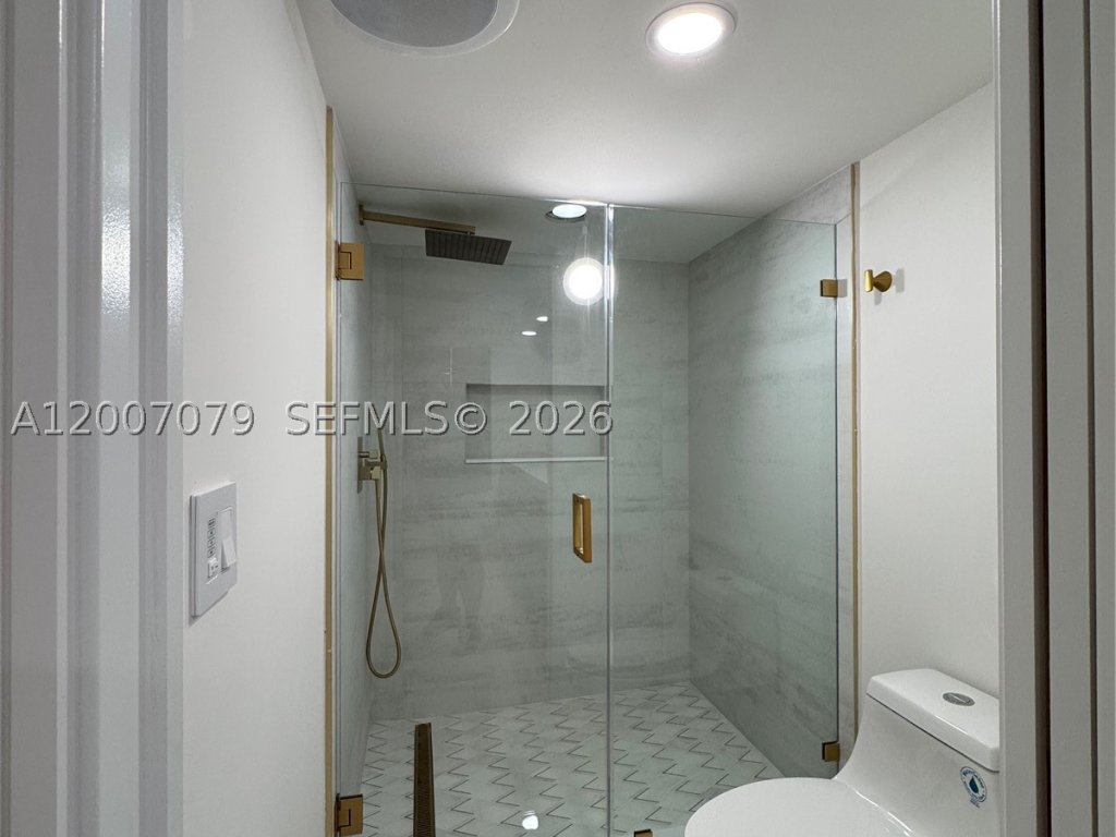 Condos for sale at Southpoint Towers