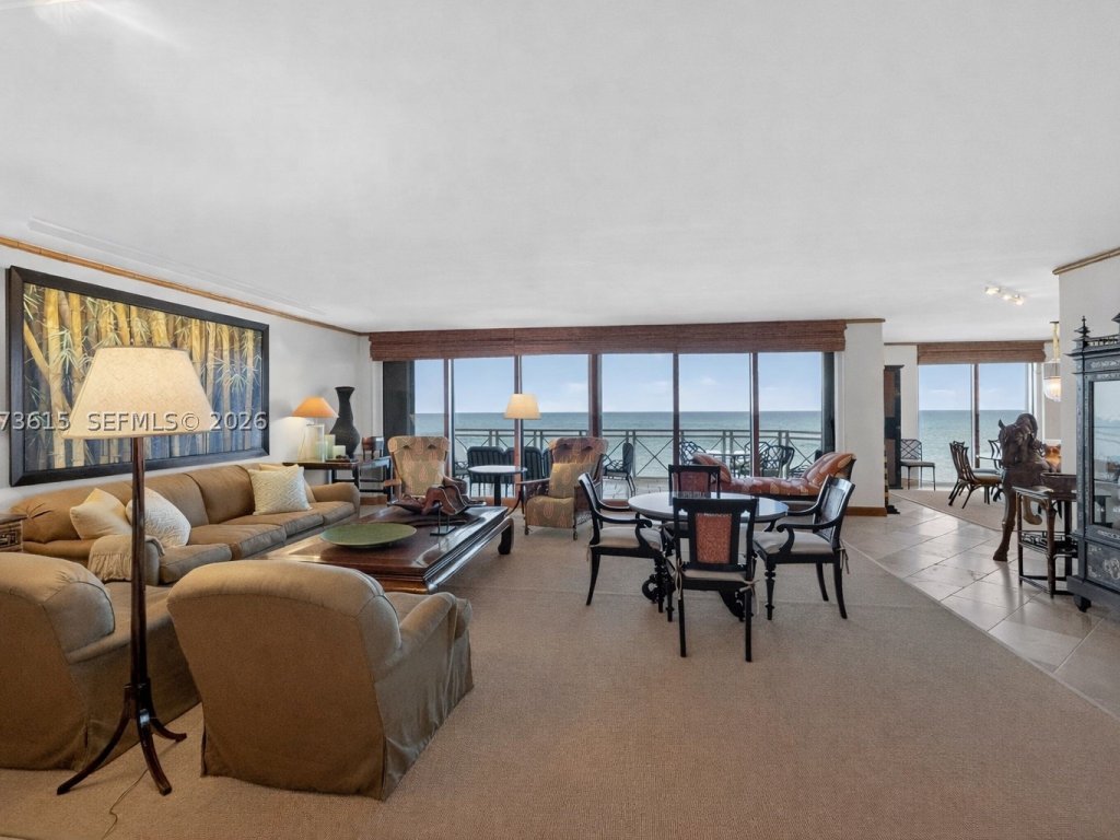 Comprar apartamento no Grand Bay Tower