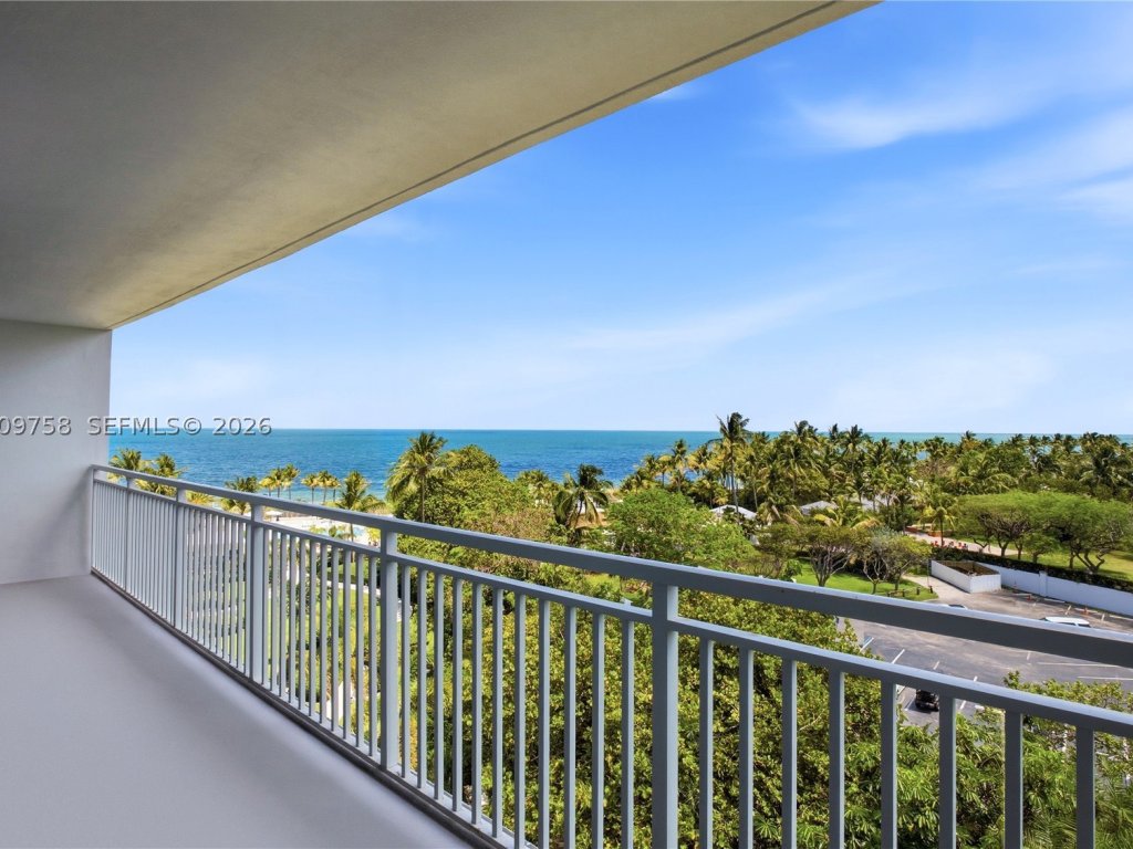 apartamentos en venta en Sands of Key Biscayne