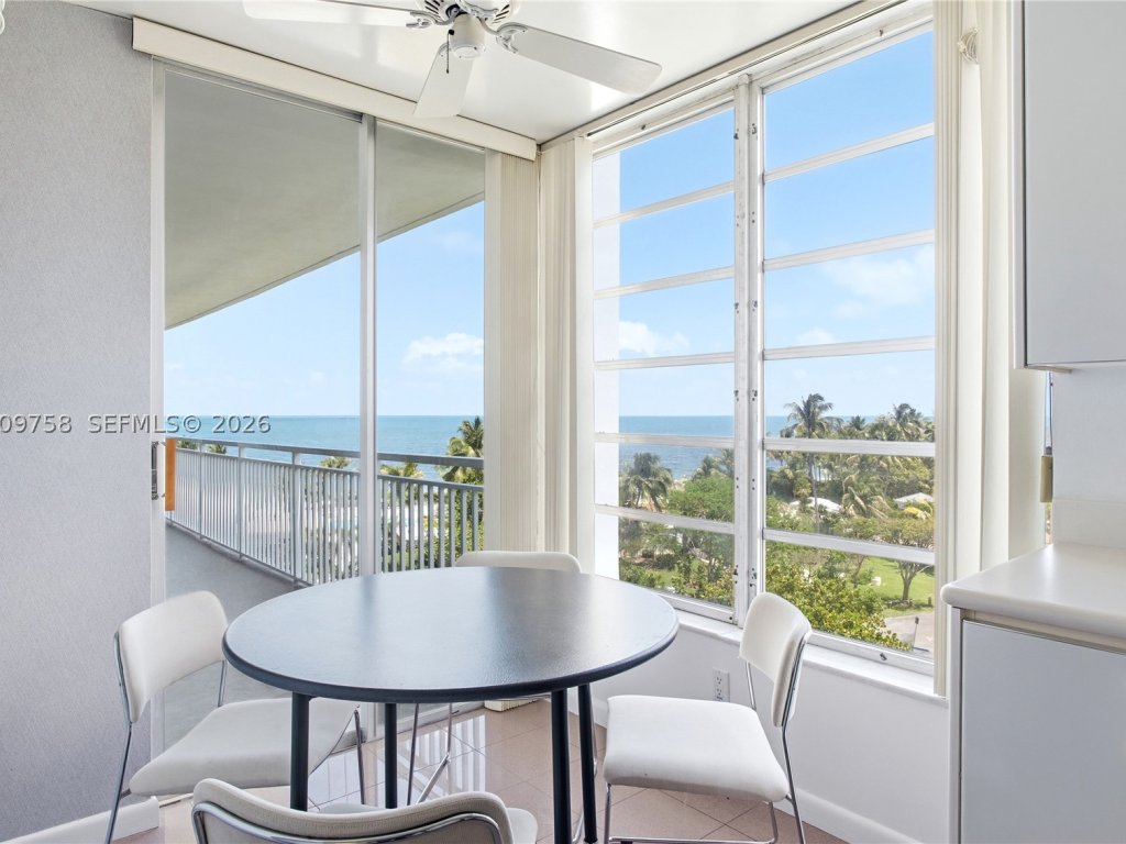 apartamentos en venta en Sands of Key Biscayne
