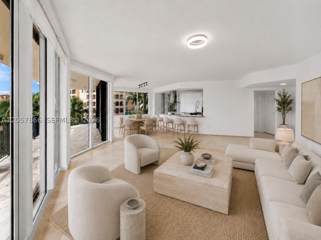 apartamentos en venta en Verona At Deering Bay