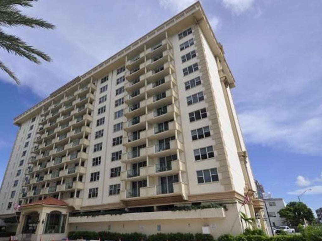 Condo for sale at Carlisle On The Ocean