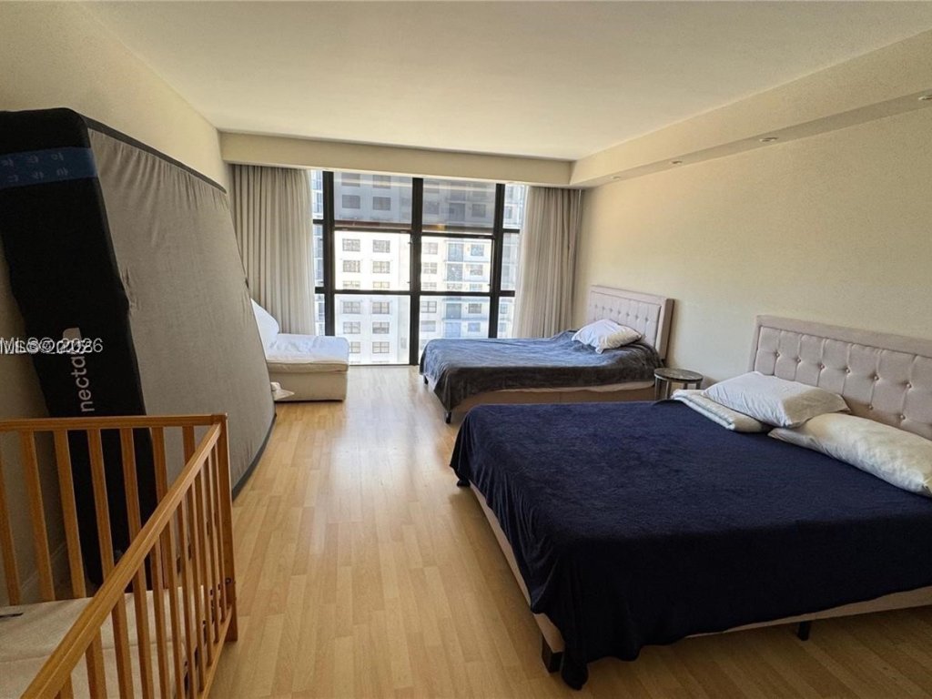 apartamentos a venda no Biscayne Cove
