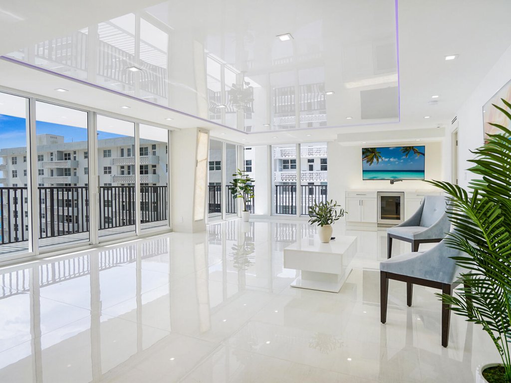 Condos for sale at Plaza South